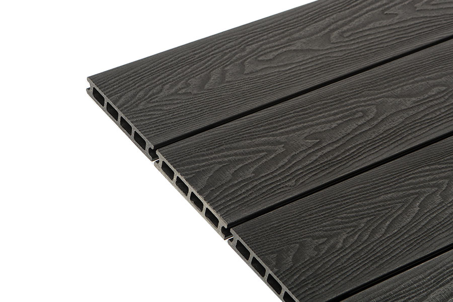 Savadeck Natur Deking Black – vedere înclinată a mai multor scânduri