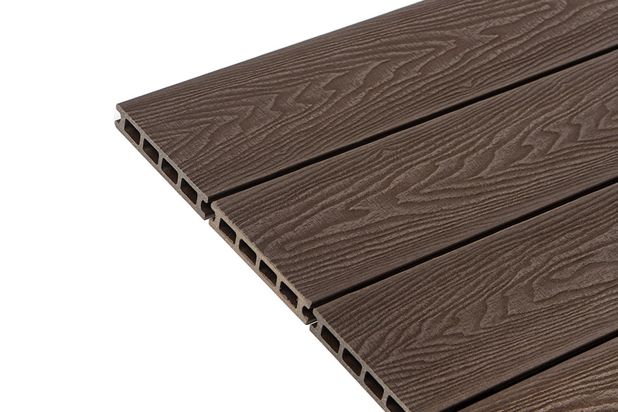 Savadeck Natur Deking Chocolate – vedere înclinată a mai multor scânduri