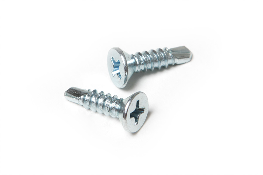 Savadeck autofiletant 3.9×16 mm – prim-plan cu două autofiletante