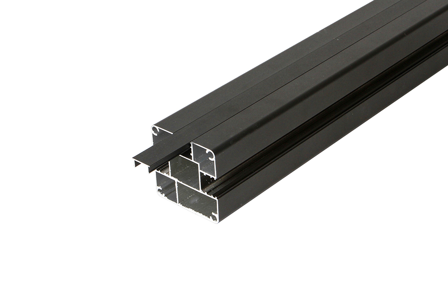 Savadeck stâlp din aluminiu pentru balustradă – vedere înclinată a profilului cu element suplimentar