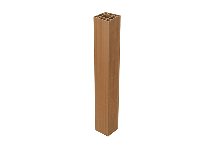 Savadeck WPC stub Teak – prikaz celog stuba